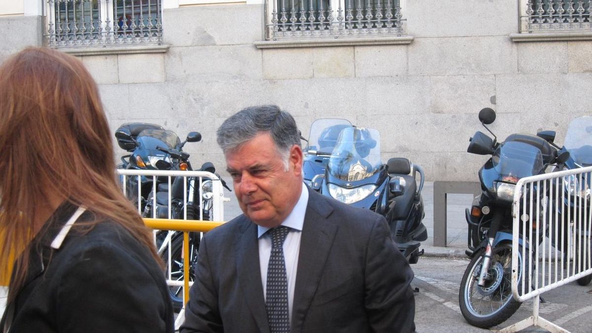 El Congreso da diez días a Viera, imputado por los ERE, para que haga alegaciones a su suplicatorio