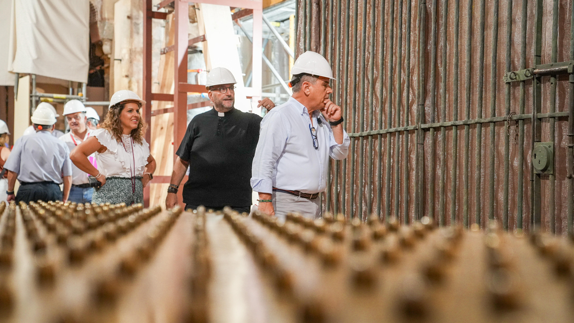 Visita a la zona afectada por el incendio del pasado 8 de agosto y comprueban el estado de los trabajos de restauración en la Mezquita-Catedral