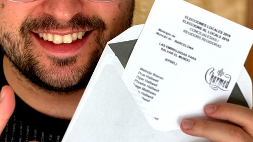 El joven que votó a las Embrujadas en las elecciones municipales