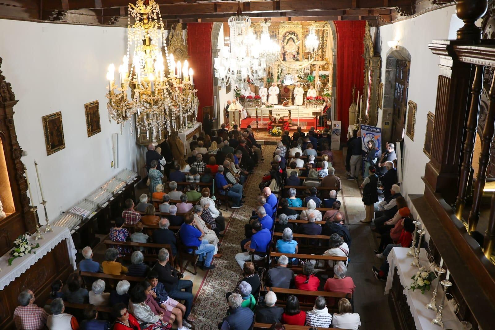 Eucaristía del 1 de enero en el Real Santuario de Las Nieves. JOSÉ AYUT