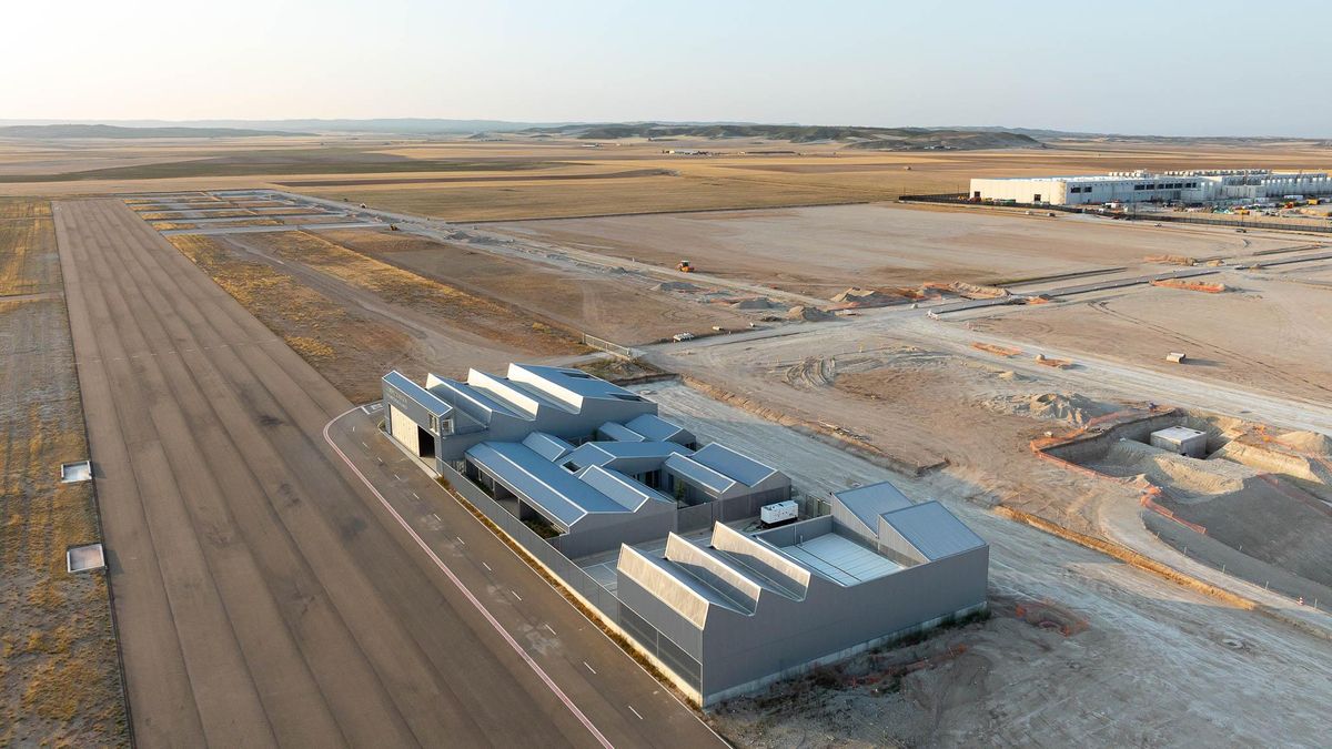 La base de Villanueva de Gállego, del Gobierno de Aragón, ya activa.