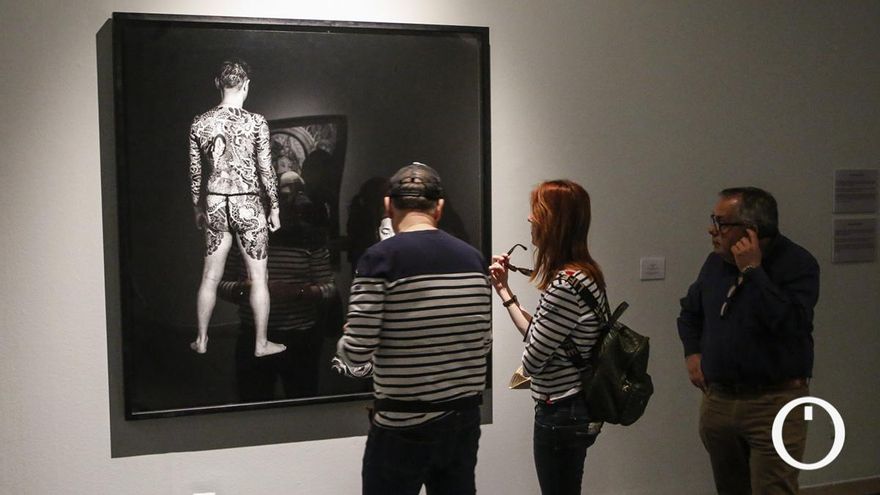 Bienal de Fotografía. Exposición 1001 de Isabel Muñoz en la Sala Vimcorsa