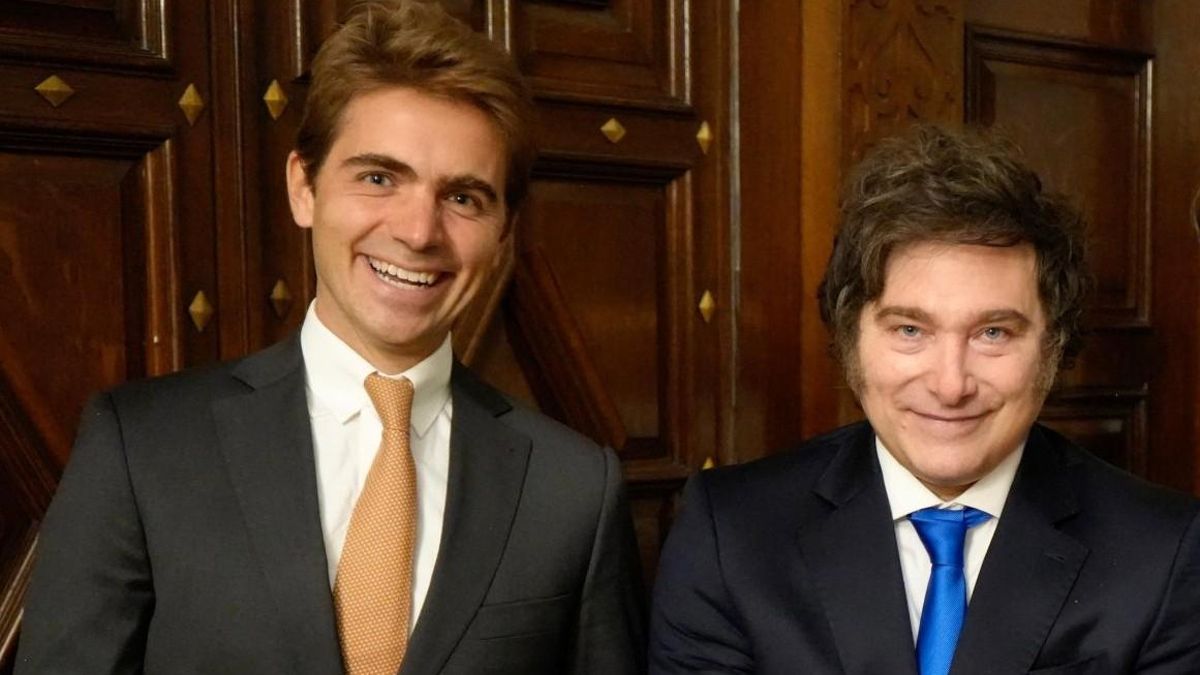 Pierpaolo Barbieri, fundador de Ualá, junto a Javier Milei.