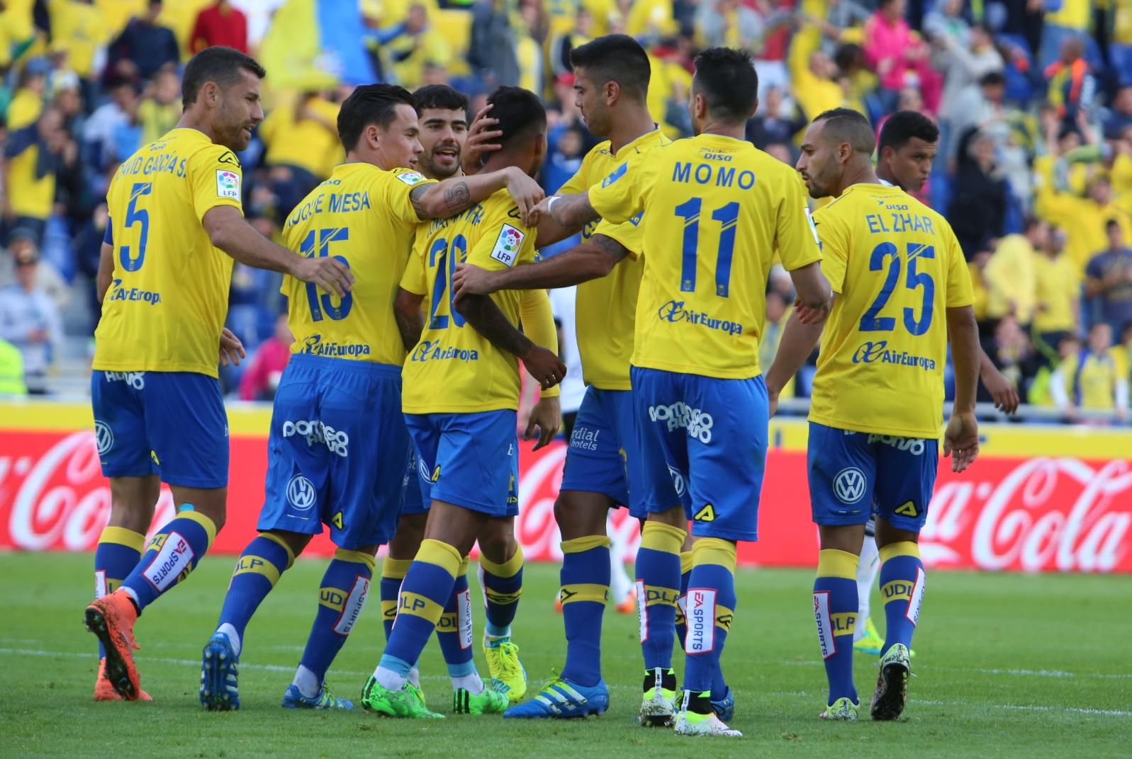Partido entre la UD Las Palmas y el Valencia CF en el Estadio de Gran Canaria. (Alejandro Ramos).