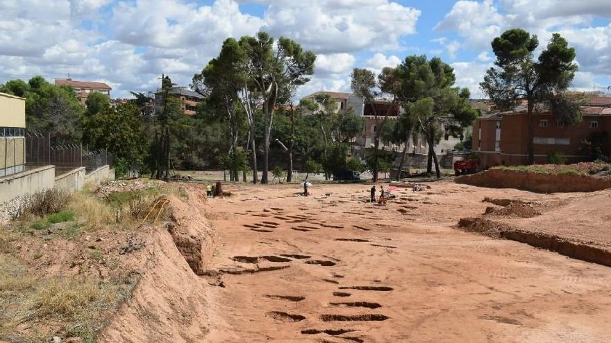 Vista general de la excavación desde la calle Dos de Mayo