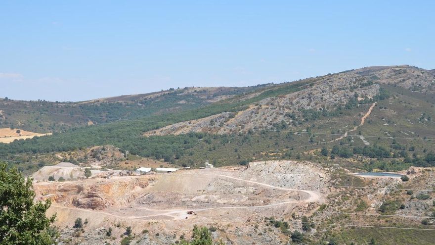La (despoblada) Serranía de Guadalajara se organiza para evitar una nueva mina: "Nadie quiere vivir entre polvo en suspensión"
