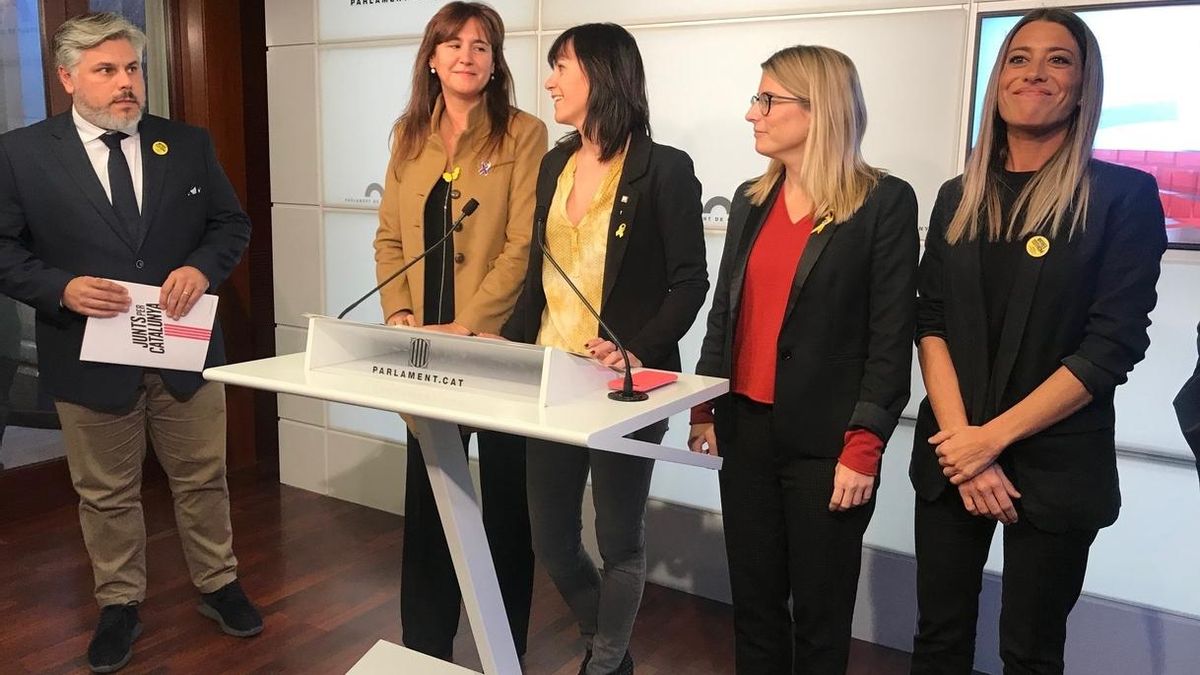 JxCat pide reconocer a Puigdemont como interlocutor y un relator internacional para avalar la investidura