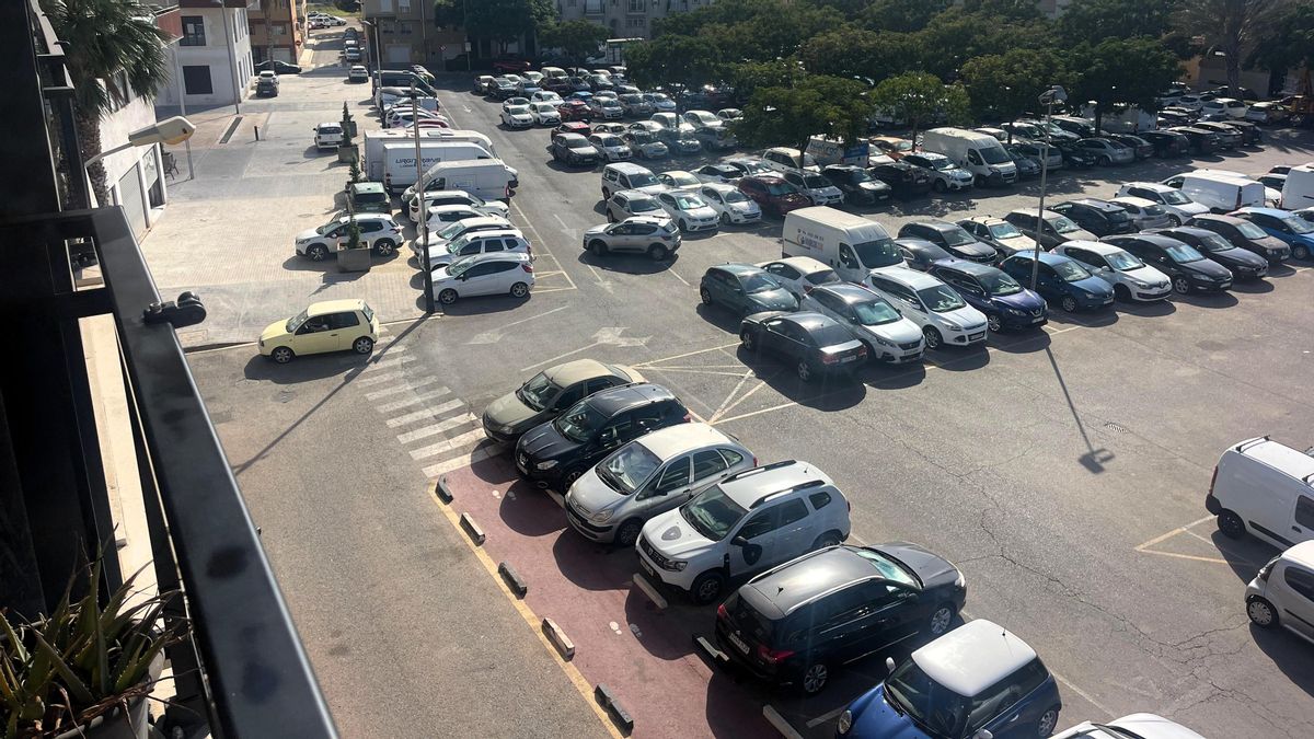 Vecinos de Alfafar han trasladado sus vehículos a las zonas altas del municipio ante los avisos por posibles lluvias torrenciales.