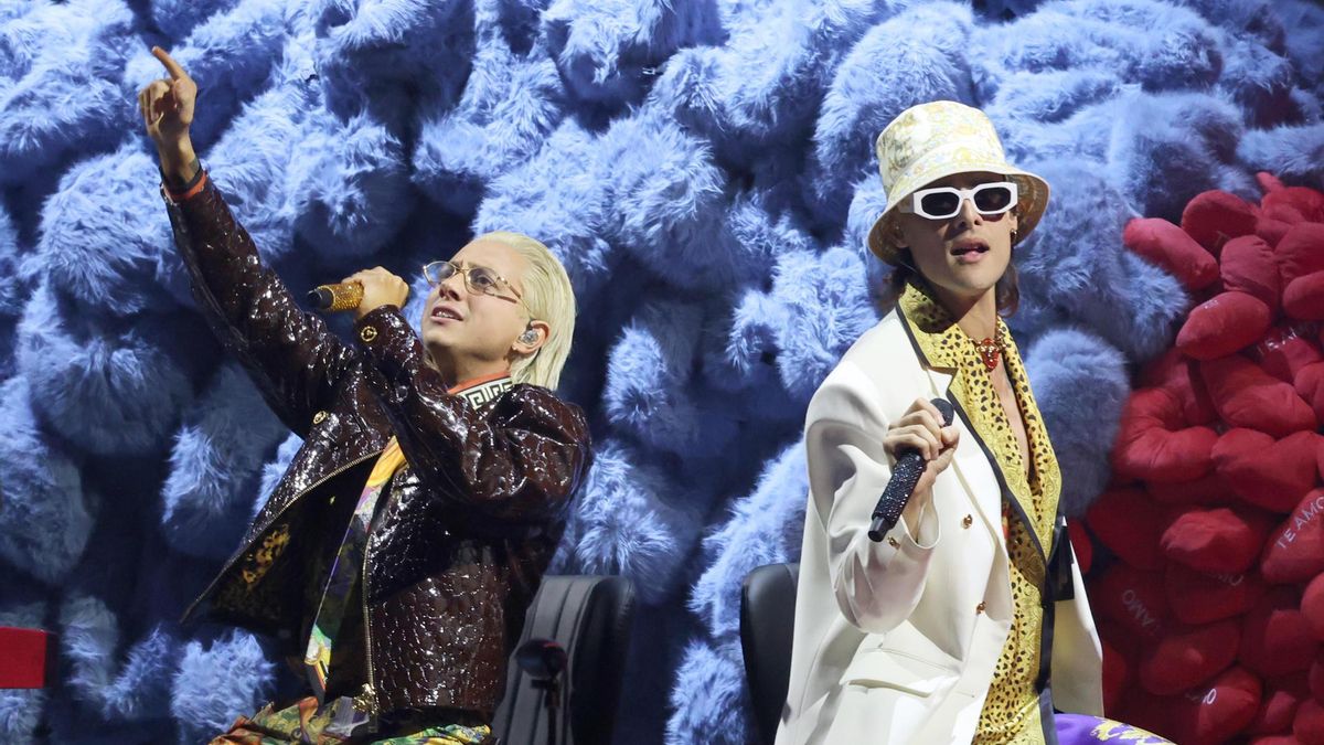 Ca7triel & Paco Amoroso ganaron el premio a mejor canción pop por “El día del amigo”.