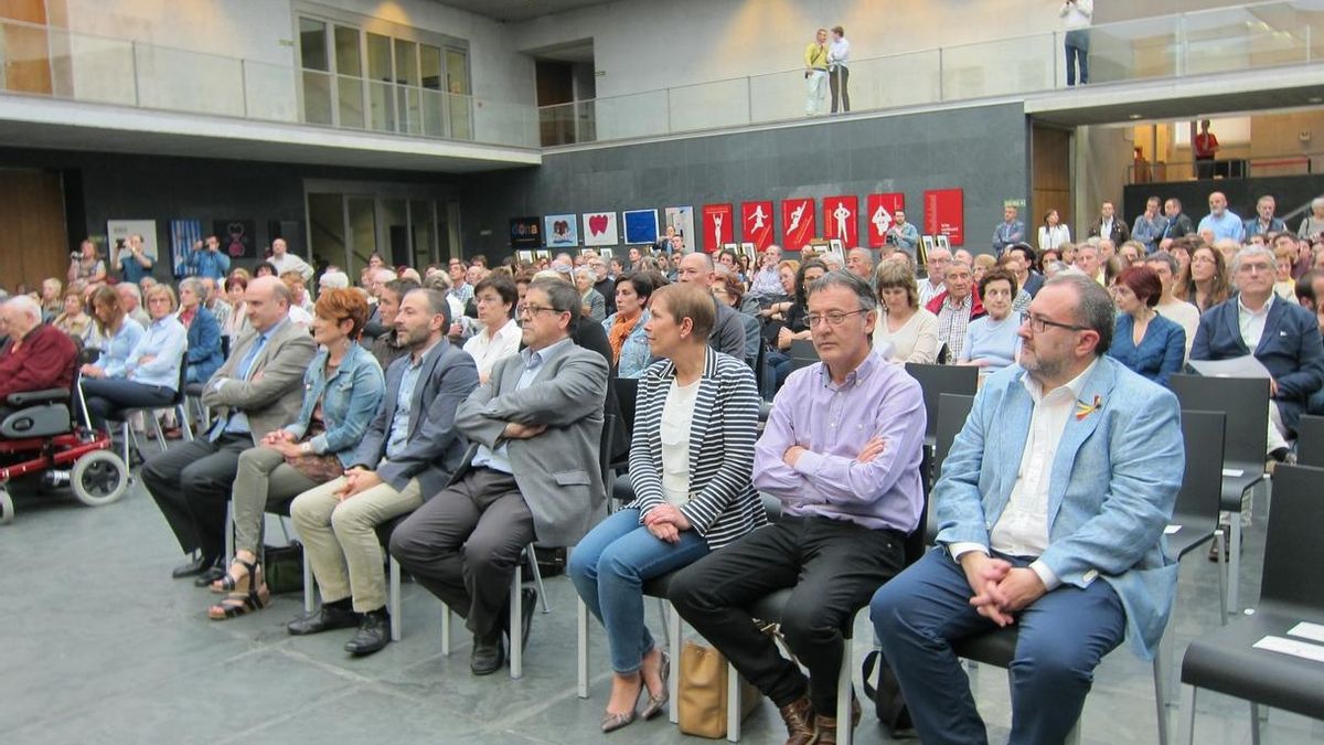 Un total de 60 familiares de víctimas del franquismo en Navarra reciben certificados de reparación