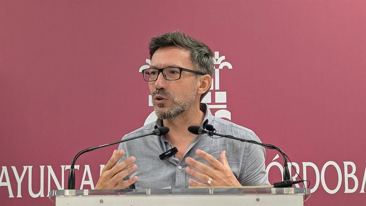 El PSOE critica que el alcalde no ha ejecutado en dos mandatos "ninguno de los cinco aparcamietos" que prometió
