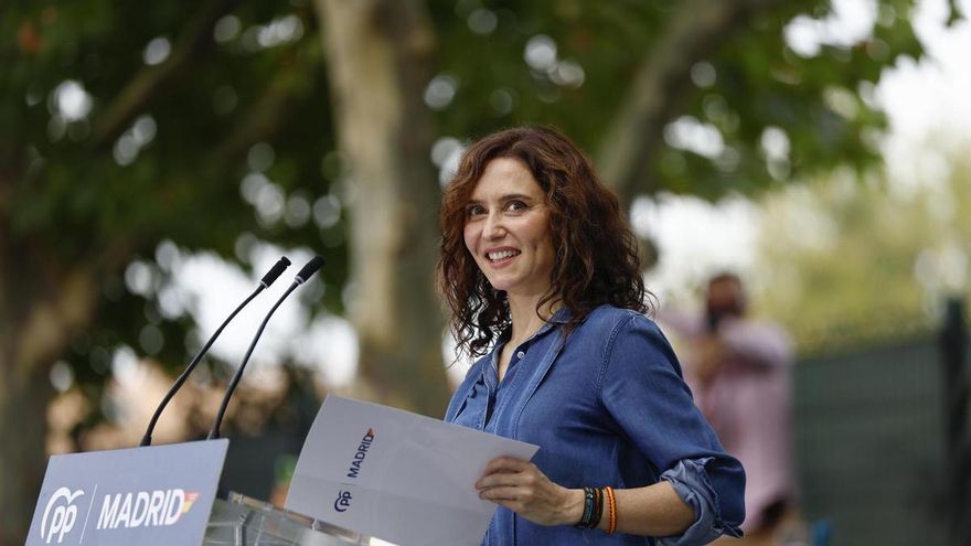 El Constitucional admite el recurso del Gobierno contra la ley de Ayuso para perseguir en los tribunales protestas como la de La Vuelta
