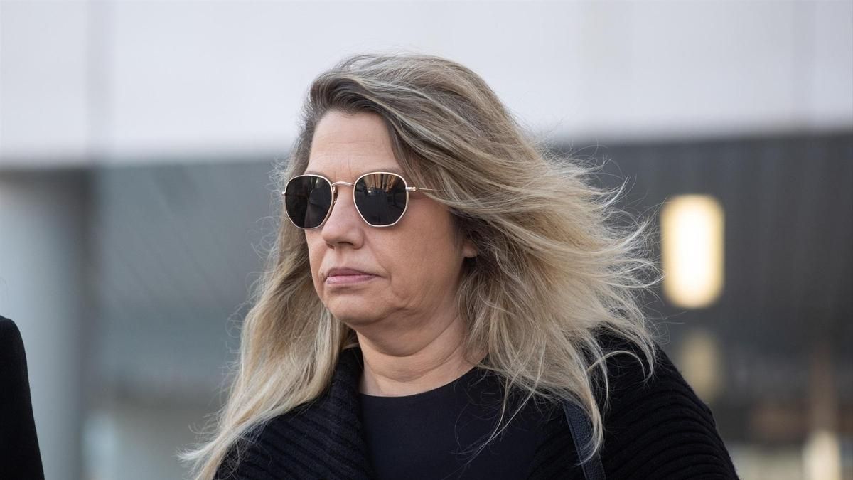 La asesora de Begoña Gómez en Moncloa Cristina Álvarez sale de declarar a los juzgados de Plaza de Castilla.