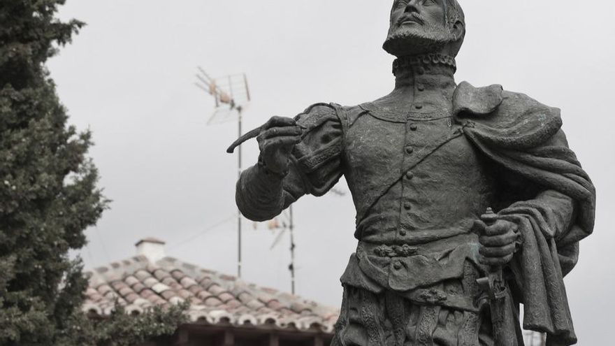 ¿Se ha olvidado Toledo de Garcilaso de la Vega? Solo su tumba y una estatua le recuerdan en su ciudad natal
