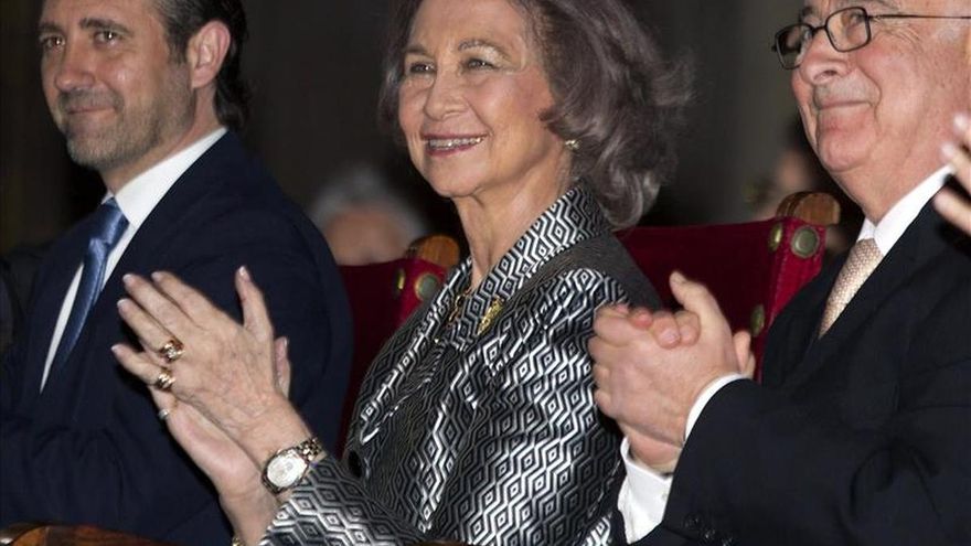 La Reina Sofía asiste en la catedral de Mallorca al concierto benéfico