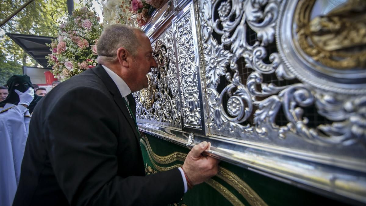 Salida procesional de la Hermandad de la Esperanza, en imágenes