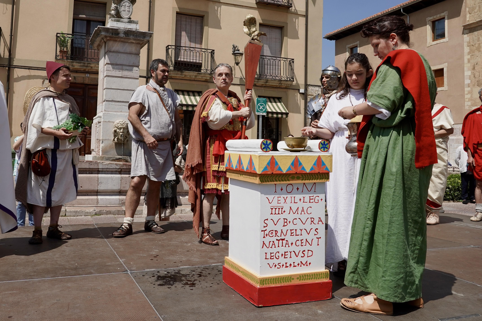 León cierra los actos del 1957.º Natalicio del Águila de la Legio VII con desfiles y la entrega del ‘águila legionaria’