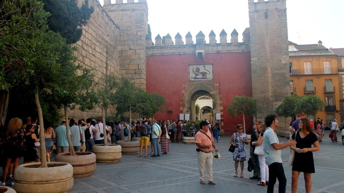 Participa urge a Espadas a subir el precio de la entrada del Alcázar y apoya la tasa turística