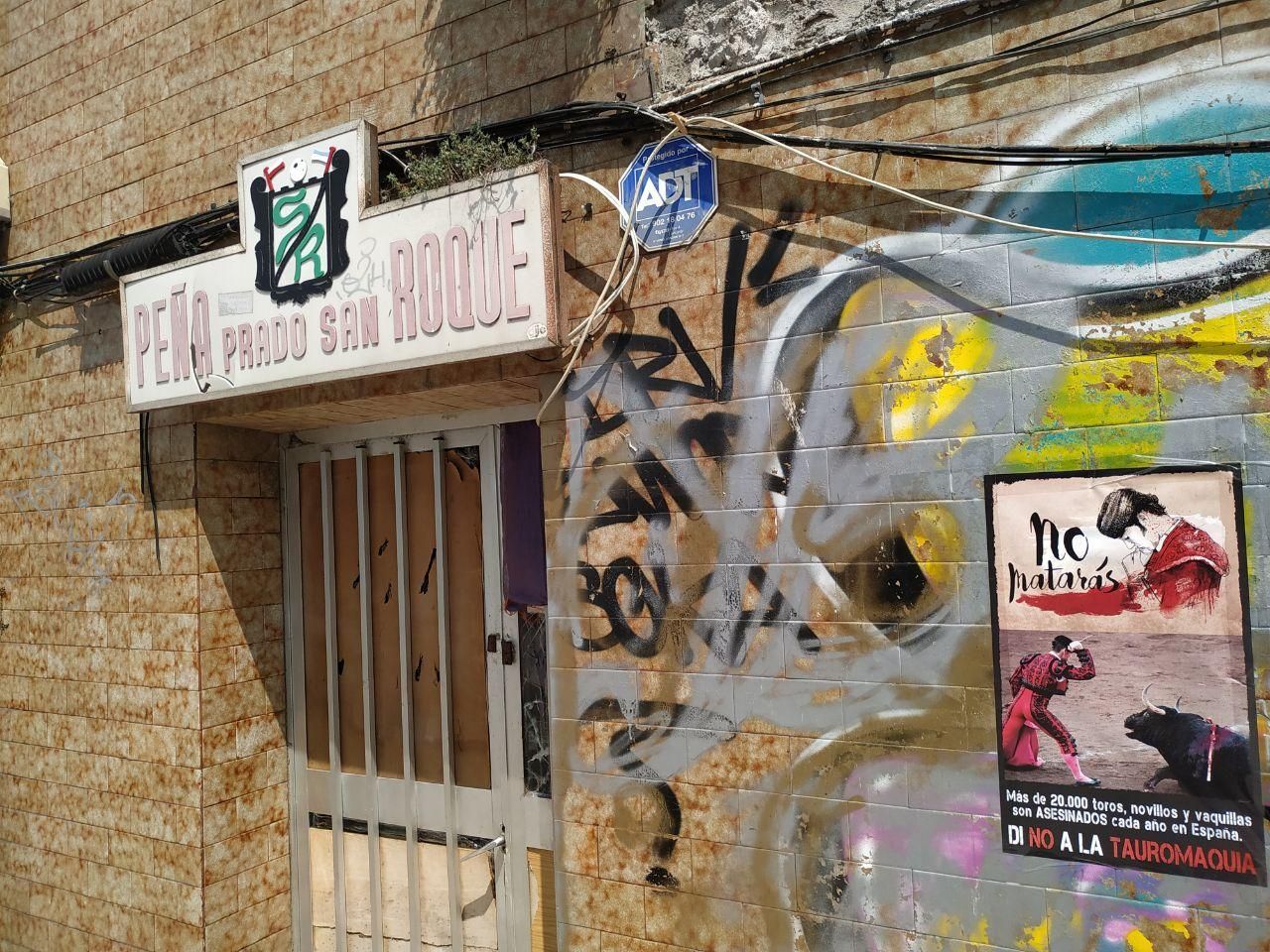 Local clausurado en El Pilón, en Santander.