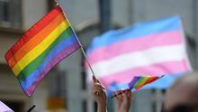 Será falta muy grave el uso o emisión de expresiones que inciten a la violencia contra las personas trans o sus familias
