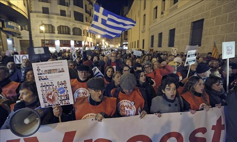 Los trabajadores de RTVV presentan escritos denunciando que les impiden el acceso