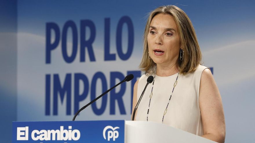 La vicesecretaria de Regeneración Institucional, Cuca Gamarra, durante la rueda de prensa que ha ofrecido este lunes en la sede del partido en Madrid. EFE/ J.J.GuillenEFE/