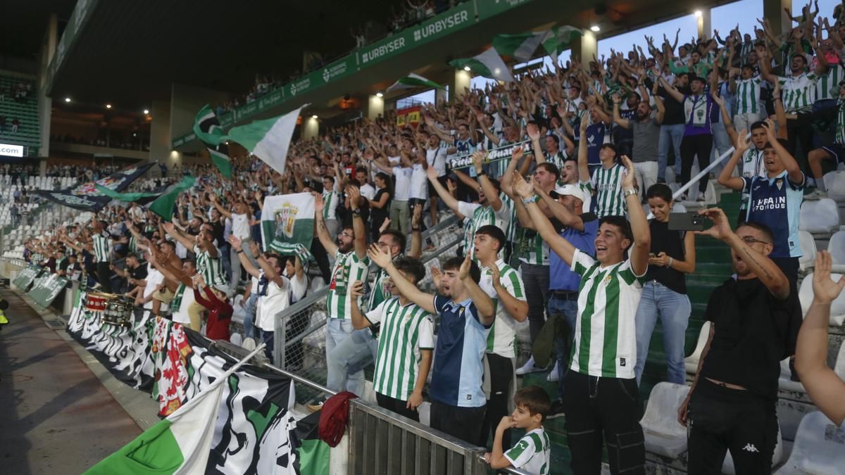 Grada Blanquiverde del Córdoba CF - AD Ceuta