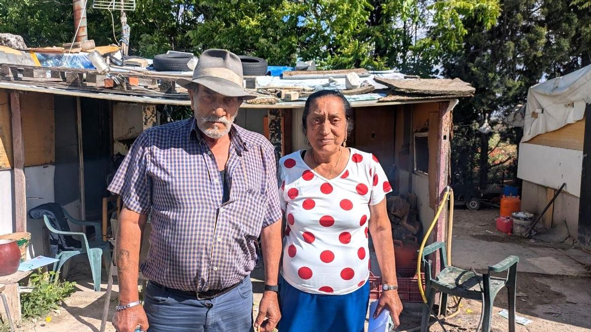 Dormir en una furgoneta de Cañada Real por litigios con la Comunidad de Madrid, que evita realojar a Antonio y su familia