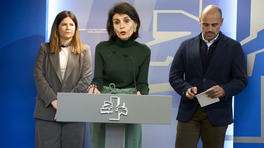 Archivo - La consejera de Bienestar, Juventud y Reto Demográfico del País Vasco, Nerea Melgosa (c), y el portavoz del Ejecutivo canario, Alfonso Cabello (1d),