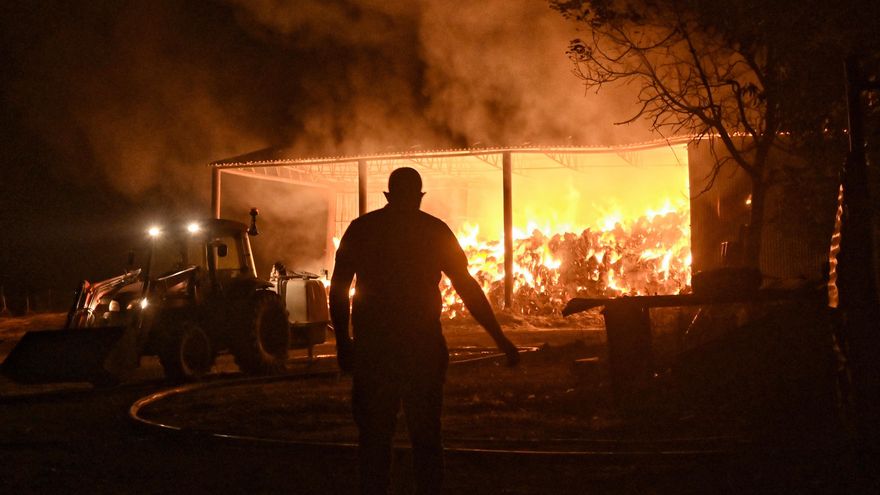 El fuego no da tregua en el sur de Grecia y las evacuaciones ya llegan a 2.500 personas
