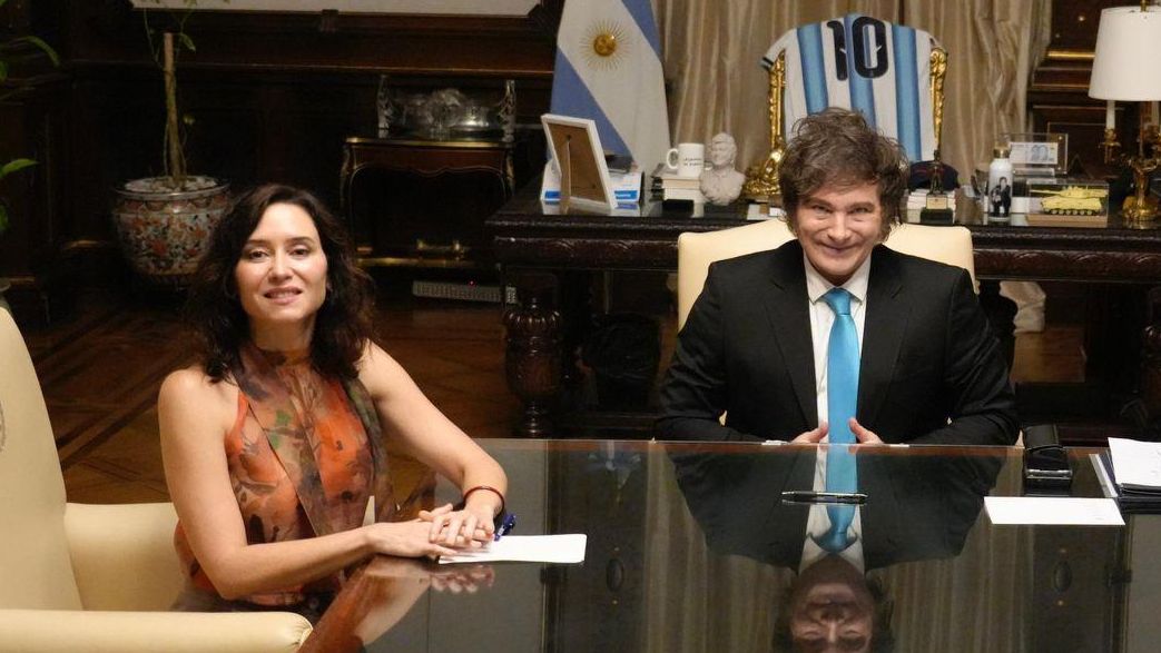 Goce cínico del liberalismo trumpista y melodías gastadas del nuevo-viejo kirchnerismo