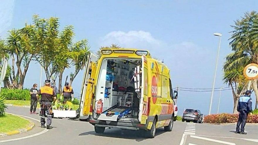 Herido un motorista al chocar contra un vehículo en La Orotava