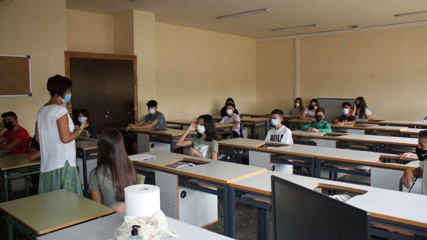 Extremadura regresará a las aulas el lunes 10 "con total normalidad"