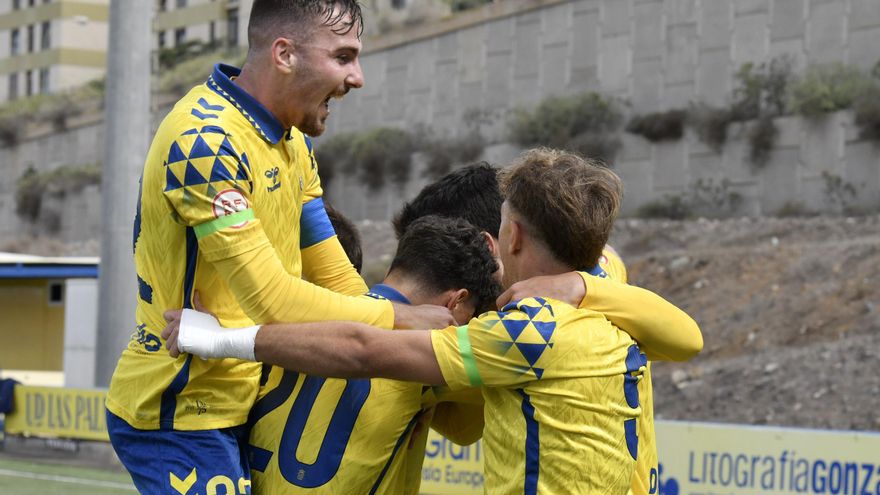 Las Palmas Atlético, más líder que nunca