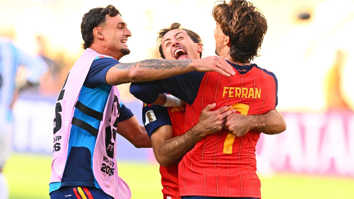 Oyarzabal se abraza a Ferran