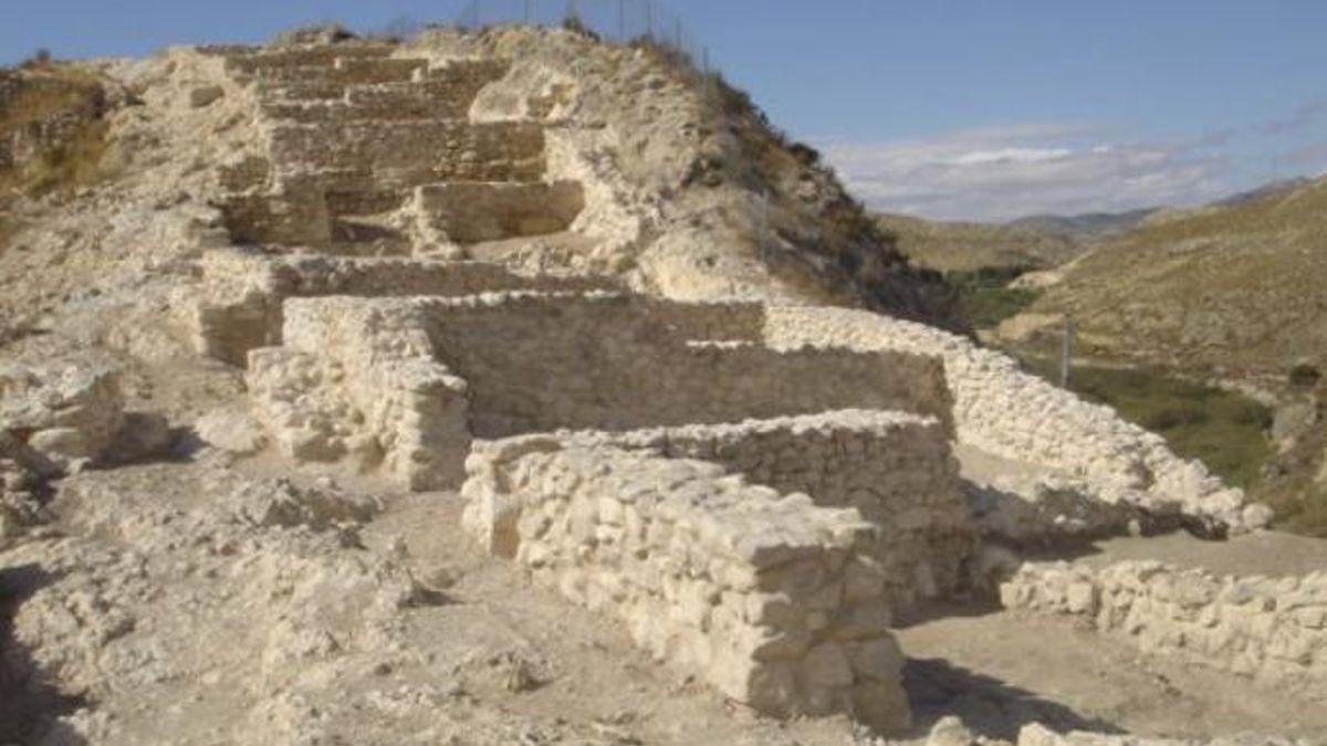 Los datos arqueológicos apuntan a un punto que no era rural, sino un lugar con tareas de gestión y defensa dentro del intento de recuperar territorios occidentales impulsado por Justiniano