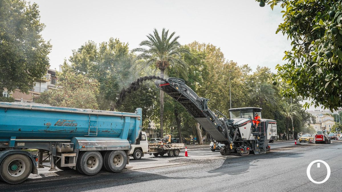 Obras del Plan Asfalto en la avenida de La Victoria