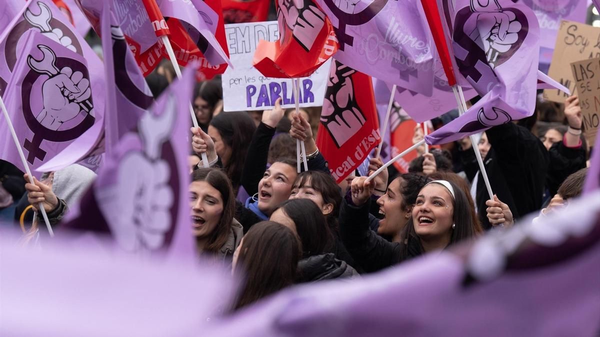 Guía para salir a la calle este 8M: horario y recorrido de las manifestaciones convocadas por todo el país