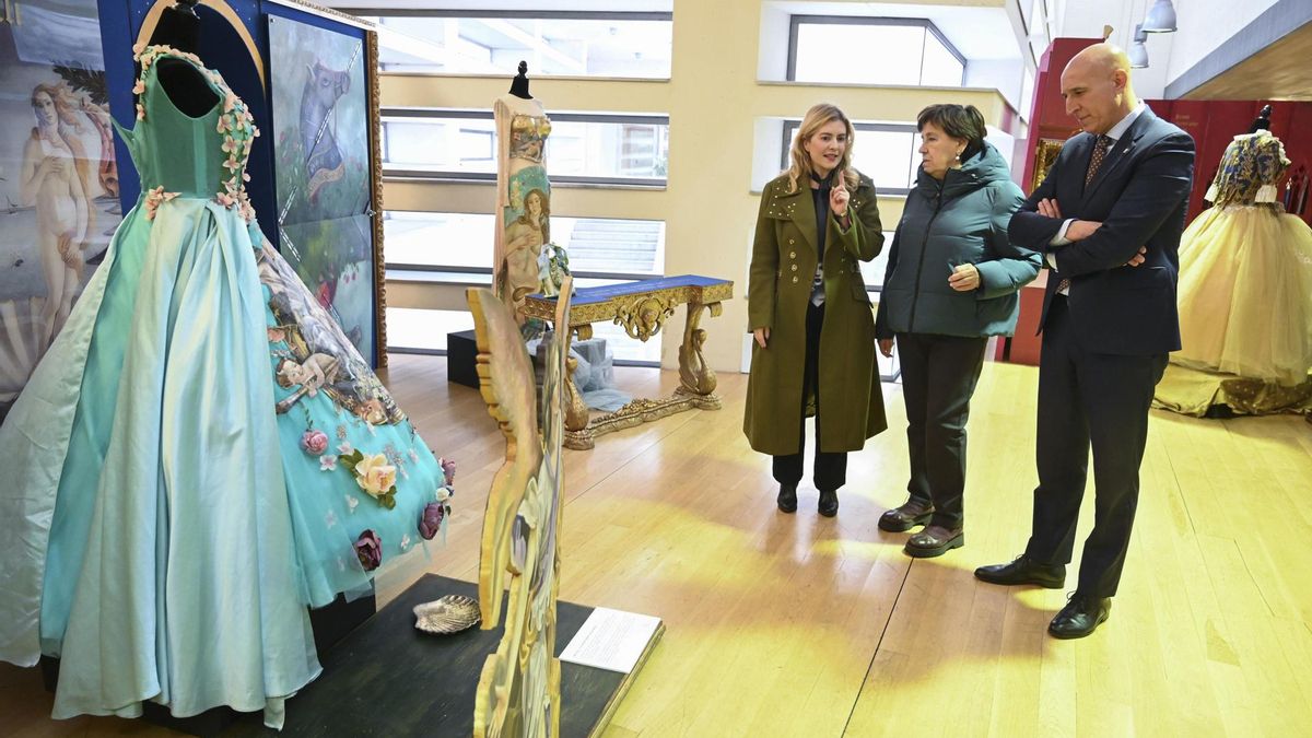 El Auditorio de León se estrena como sala expositiva con ‘Cuéntame un cuadro’, de Rosana Largo
