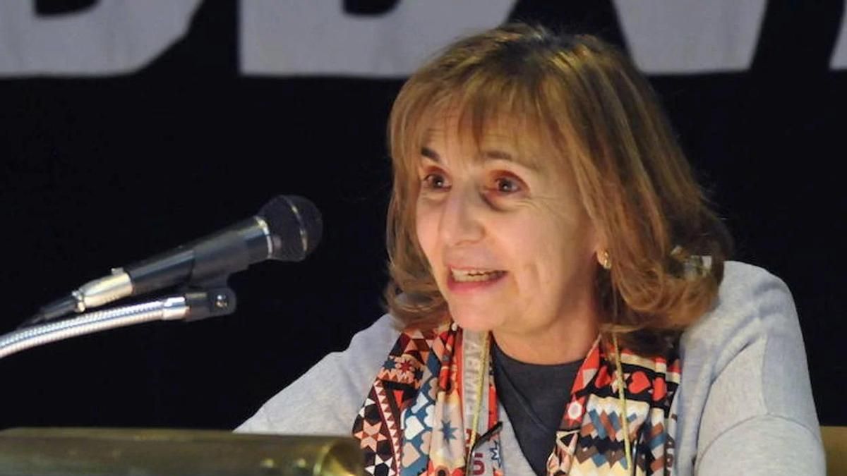 La escritora Yolanda Izard presenta su libro 'La jaula de los sueños' de San Feliz