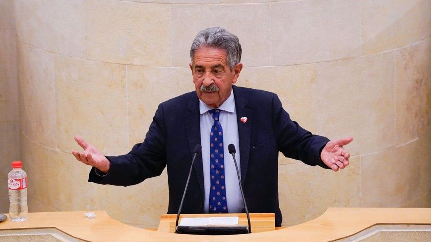 Revilla defiende su pacto "sin trampa ni cartón" con el PP: "Es mejor gobernar en solitario que mal acompañado con Vox"