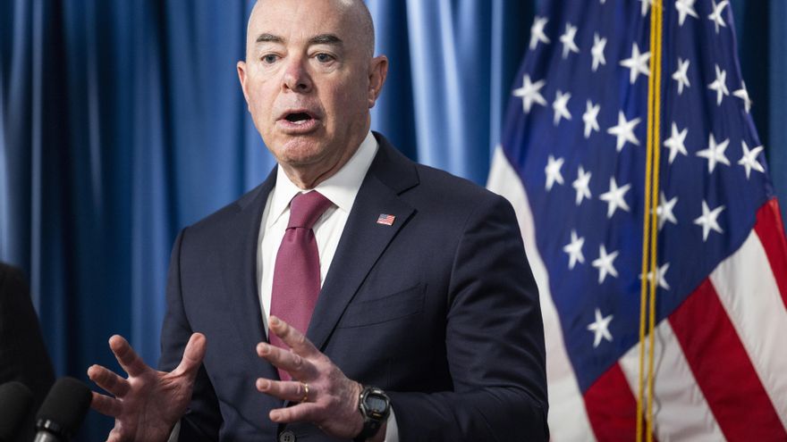 Cae la llegada de migrantes a EE.UU. después de que México aumentara las detenciones