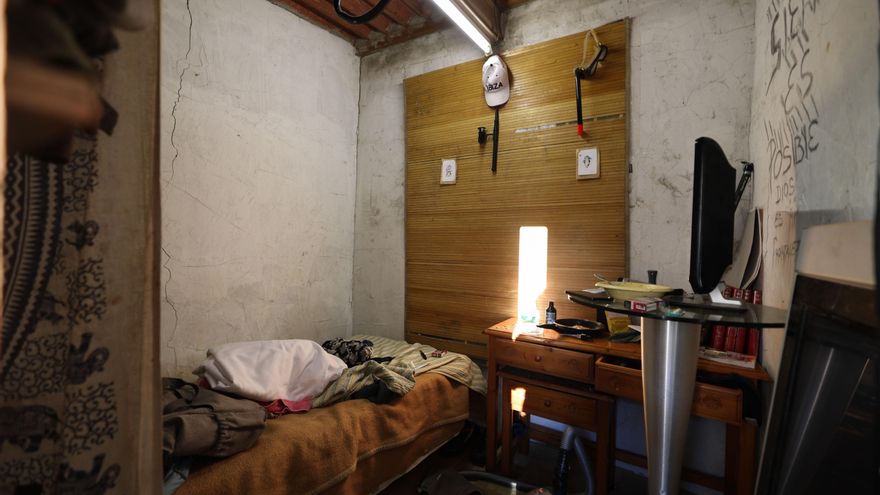 La 'casera de los famosos' de Ibiza usa una empresa de desokupación para recuperar propiedades: "No tenemos donde vivir"