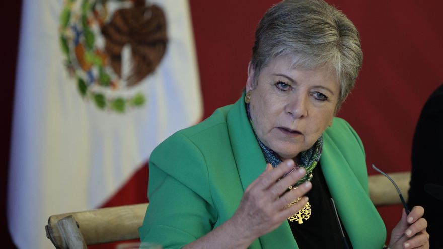 La canciller de México viaja a Texas para abordar la migración y la ley antiinmigrante SB4