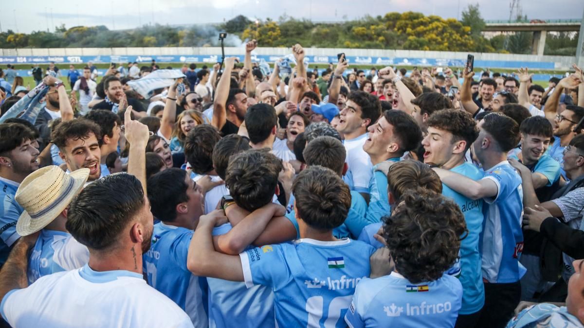 Celebración del ascenso del Ciudad de Lucena