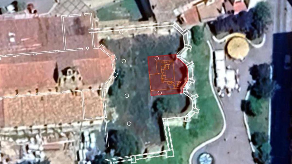 Planimetría de la excavación, superpuesta a un modelo digital de elevaciones elaborado a partir de datos LIDAR del Centro Nacional.