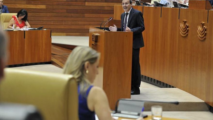 El PSOE propone sancionar con 25 millones cada avería del tren en Extremadura y excluir a pseudomedios de la publicidad