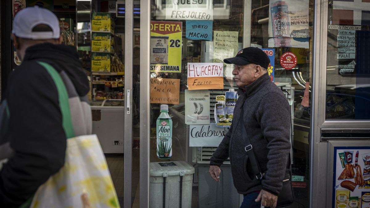 Un país con menos bares, menos médicos y más impuestos: cómo sería España con un 30% menos de inmigración