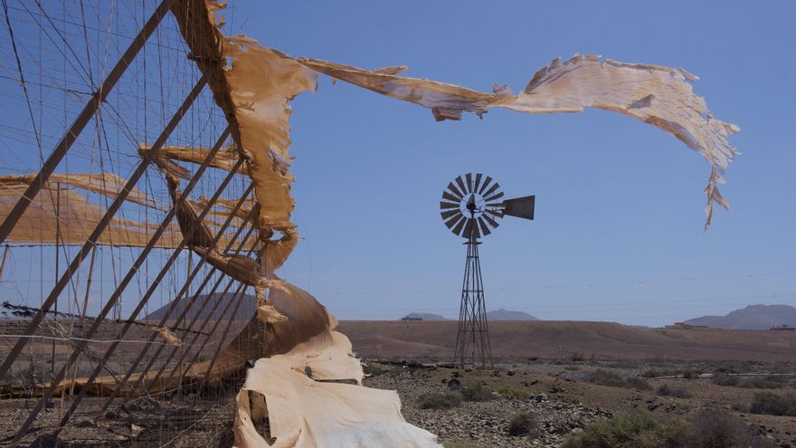 Toda Canarias, excepto Lanzarote y Fuerteventura, siguen este miércoles en aviso por viento y olas