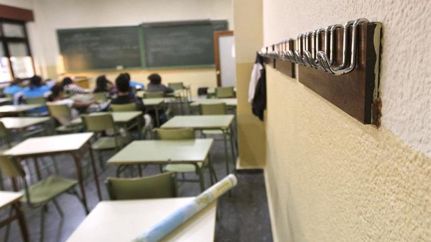 Los inspectores educativos de Castilla-La Mancha se sienten excluidos de la digitalización: "Nos dotan con lápiz y papel"